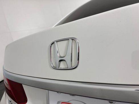 Certified 2017 Honda Accord EX-L image 12