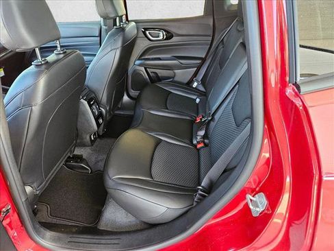 New 2026 Jeep Compass Latitude image 13