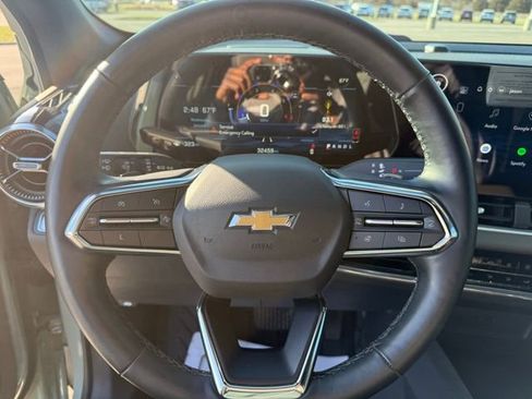 Used 2025 Chevrolet Equinox LT w/ Convenience Package II image 17