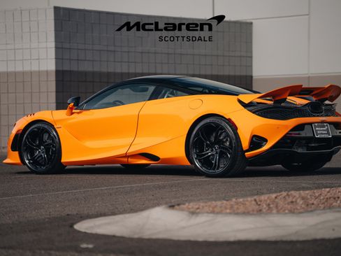 Used 2024 McLaren 750S RWD image 6