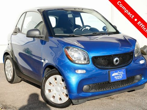 Used 2016 smart fortwo Coupe image 1