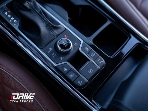 Used 2022 Kia Sorento SX Prestige w/ Rust Color Package image 36