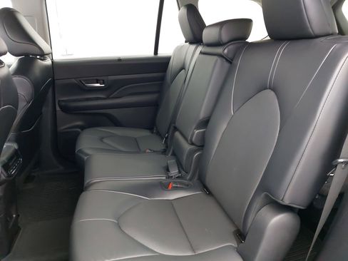 Used 2024 Toyota Grand Highlander AWD image 18