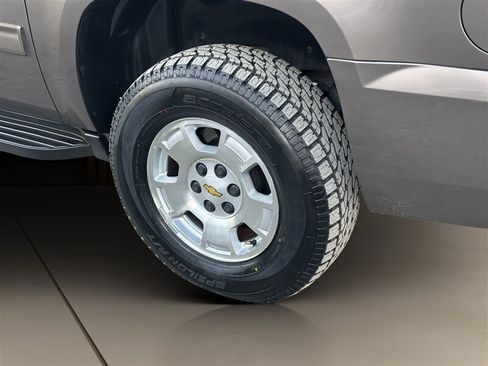 Used 2012 Chevrolet Suburban LT AWD/4WD image 16