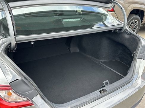 Used 2025 Toyota Camry SE image 30