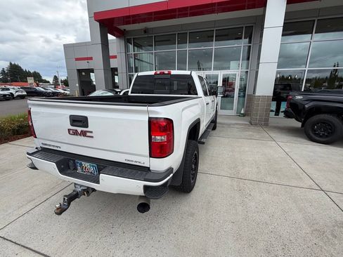 Used 2018 GMC Sierra 2500 Denali AWD/4WD image 6