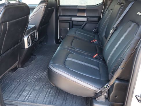 Used 2019 Ford F150 Platinum w/ Equipment Group 701A Luxury AWD/4WD image 5