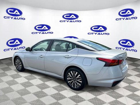 Used 2024 Nissan Altima 2.5 SV FWD image 4