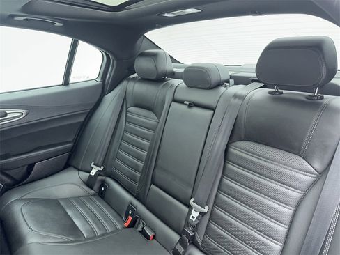 Used 2022 Alfa Romeo Giulia Veloce image 41