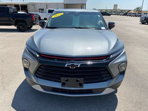 Used 2024 Chevrolet Blazer LT w/ Sound & Technology Package FWD image 9