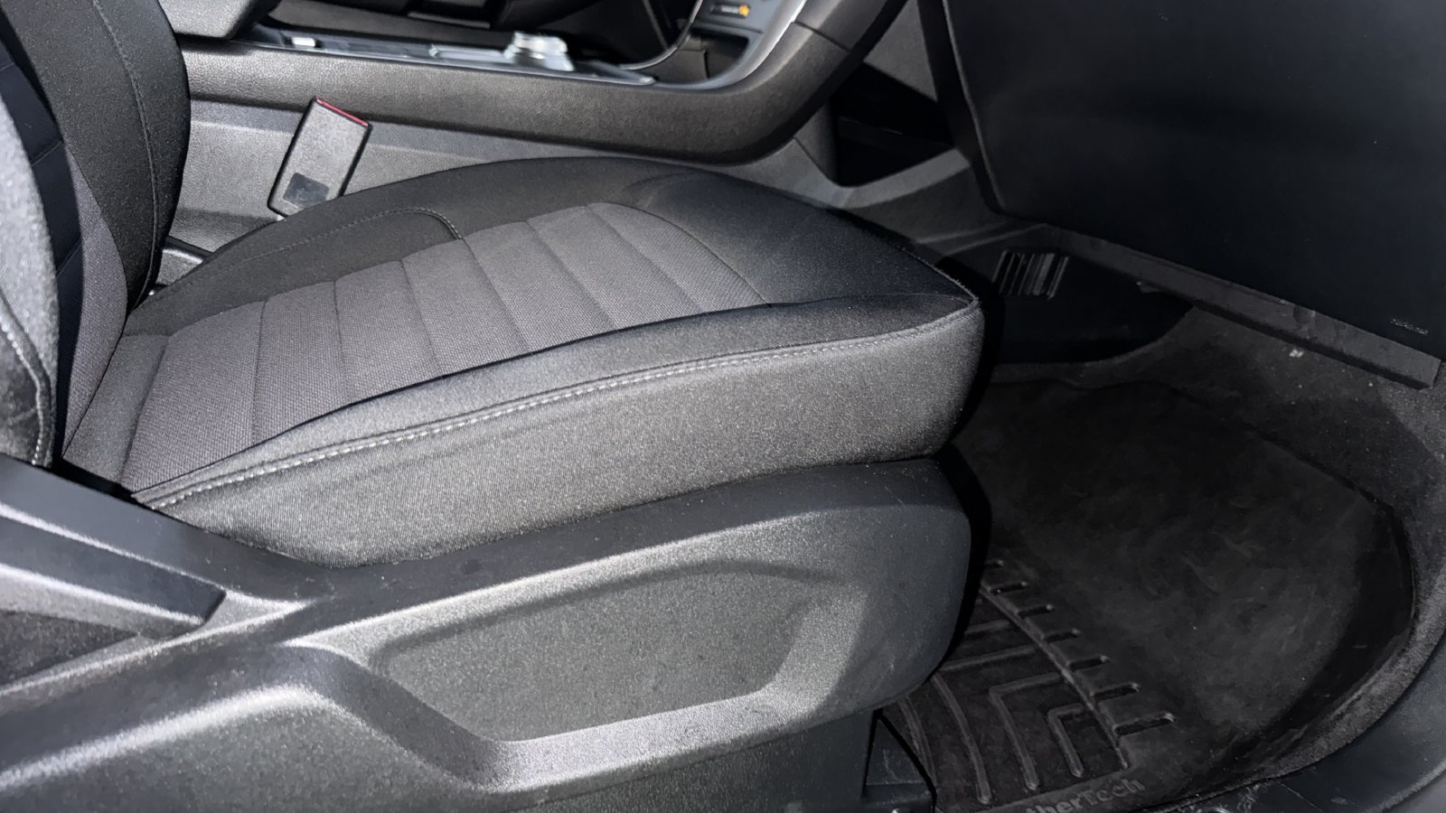 Used 2021 Ford Edge SE FWD image 24