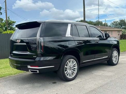 Used 2026 Cadillac Escalade Luxury RWD image 15