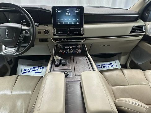 Used 2020 Lincoln Navigator Reserve w/ Luxury Package image 17