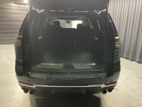 New 2026 Chevrolet Suburban Premier w/ Sun And Tow Package AWD/4WD image 7