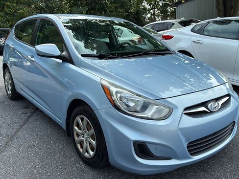 Used 2013 Hyundai Accent GS image 3