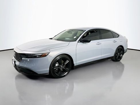 Used 2024 Honda Accord Sport image 4
