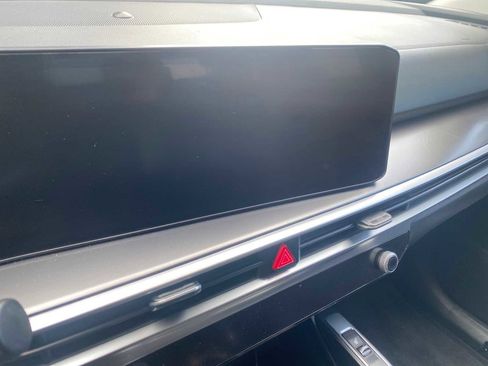 Certified 2024 Kia Sorento S image 11