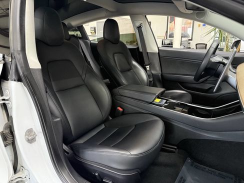 Used 2020 Tesla Model 3 Long Range image 17