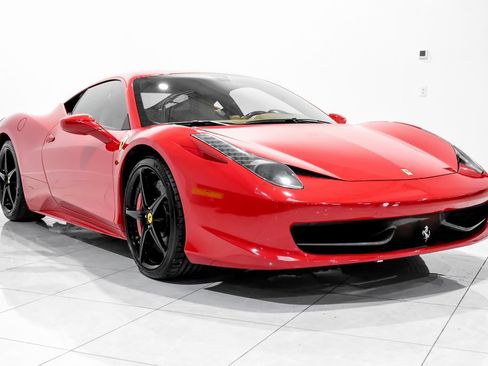 Used 2012 Ferrari 458 Italia Coupe image 3
