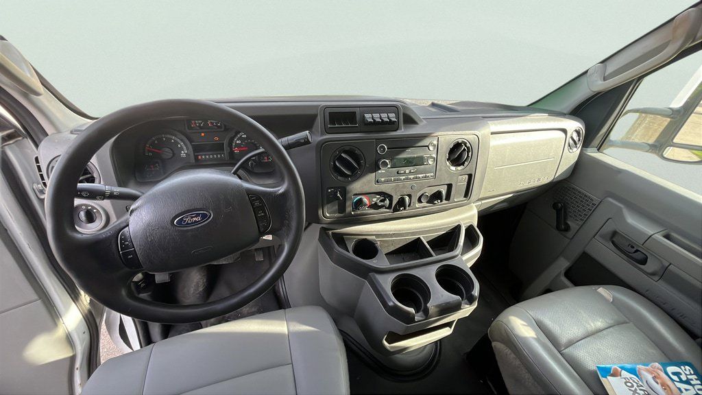 Used 2015 Ford E-350 and Econoline 350 Super Duty RWD image 9