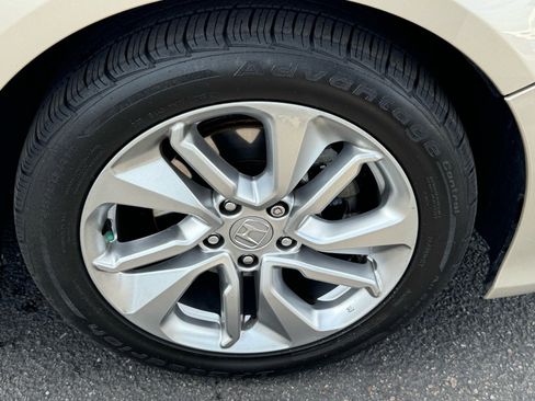 Used 2019 Honda Accord LX image 11