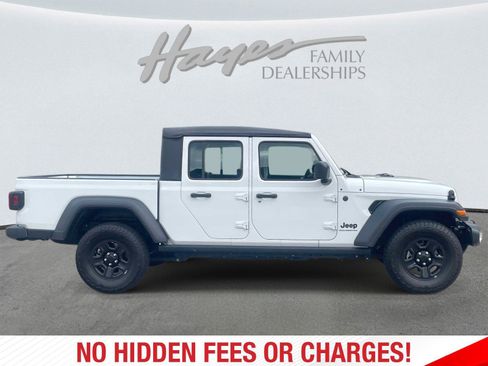 Used 2025 Jeep Gladiator Sport AWD/4WD image 2
