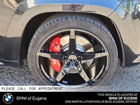 Used 2012 Jeep Grand Cherokee SRT8 w/ Luxury Group II AWD/4WD image 9