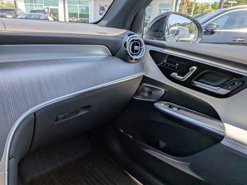Used 2026 Mercedes-Benz GLC 300 image 18