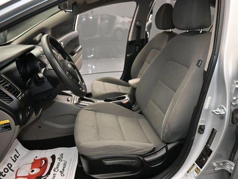 Used 2015 Kia Forte LX image 9
