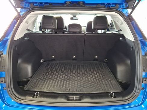 Used 2018 Jeep Compass Latitude w/ Popular Equipment Group FWD image 29