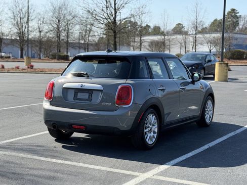 Used 2015 MINI Cooper 4-Door Hardtop image 8