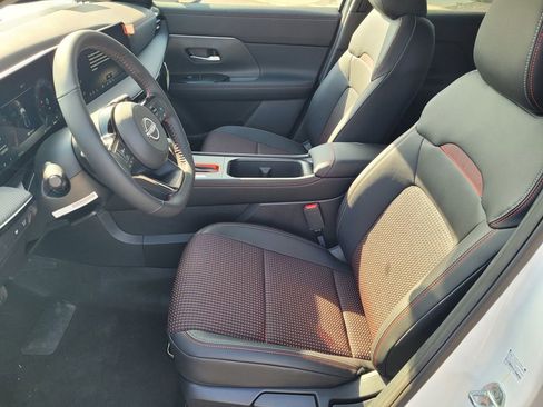 New 2026 Nissan Kicks SR w/ Cold Weather Package image 8