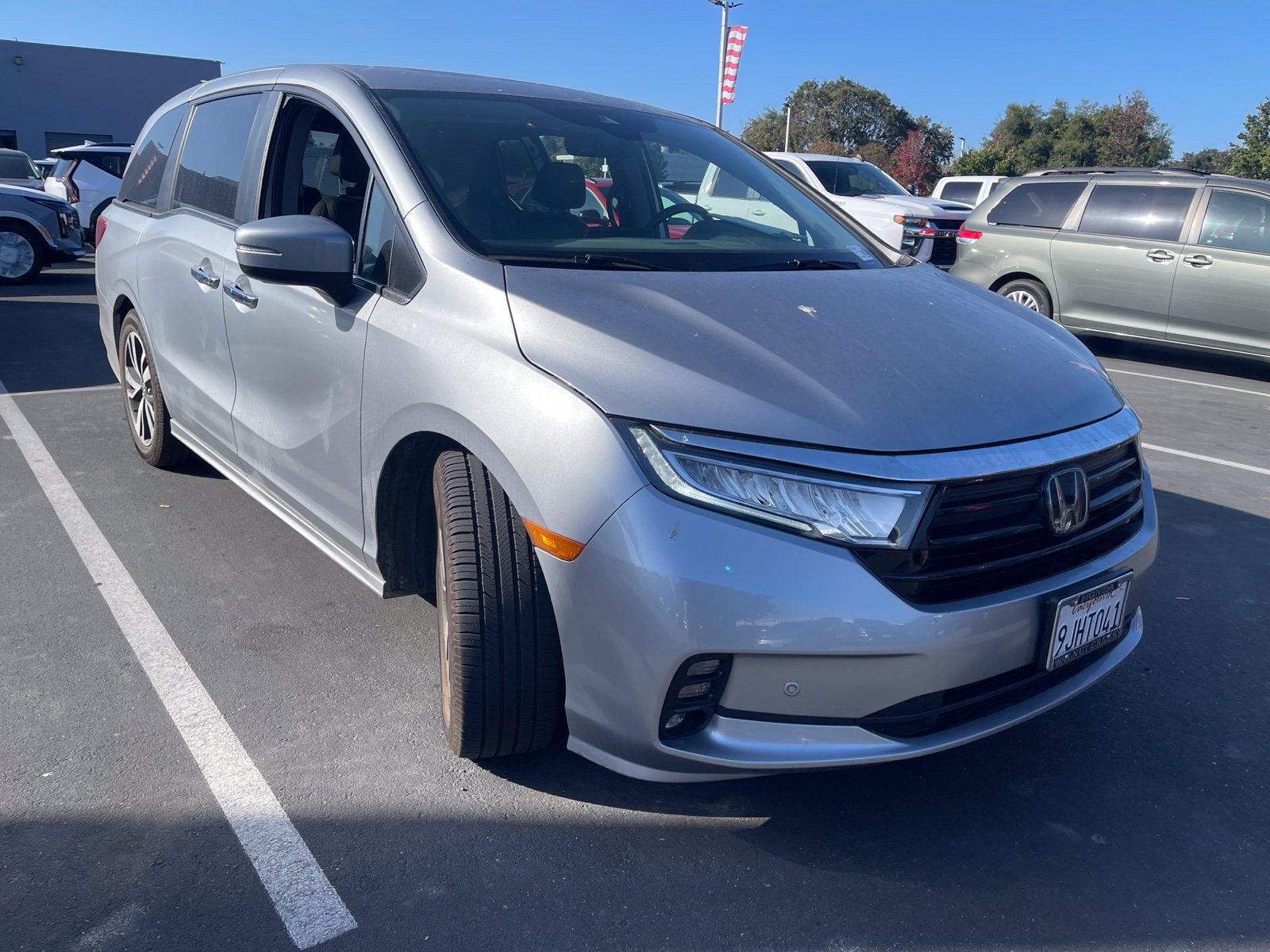 Used 2024 Honda Odyssey Touring image 1