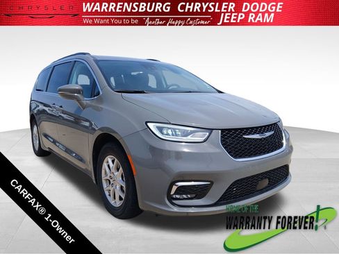 Used 2022 Chrysler Pacifica Touring-L FWD image 1