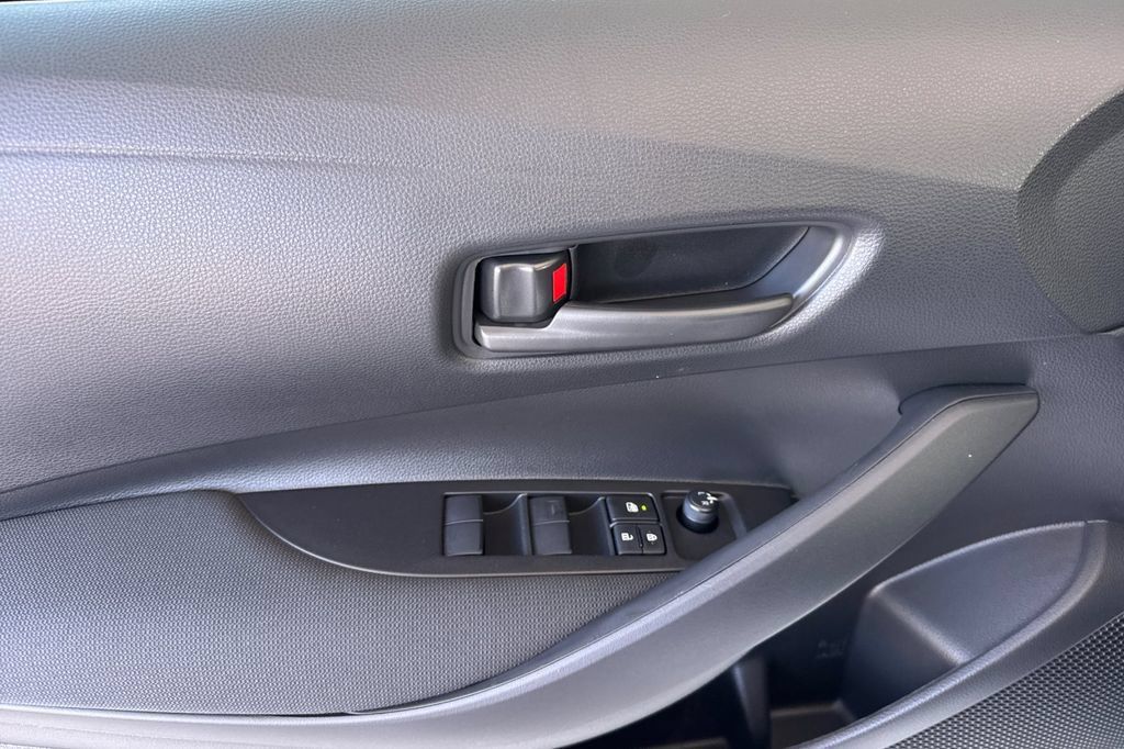 Used 2026 Toyota Corolla LE FWD image 14