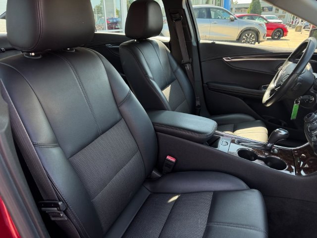 Used 2015 Chevrolet Impala LT w/ Convenience Package FWD image 11