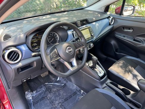 Used 2025 Nissan Versa SV image 30