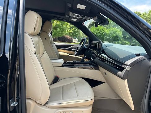 Used 2022 Cadillac Escalade Premium Luxury w/ Performance Package AWD/4WD image 54