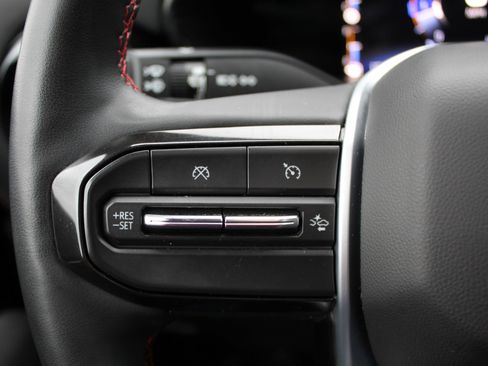 Used 2023 Chevrolet Colorado Z71 image 28