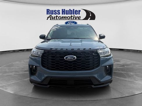 Used 2025 Ford Explorer ST-Line w/ Premium Package image 10