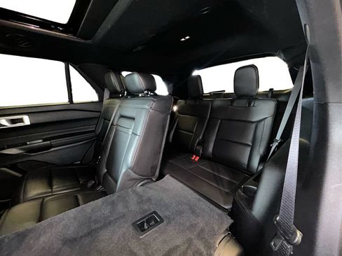 Used 2020 Ford Explorer XLT w/ Equipment Group 202A AWD/4WD image 39