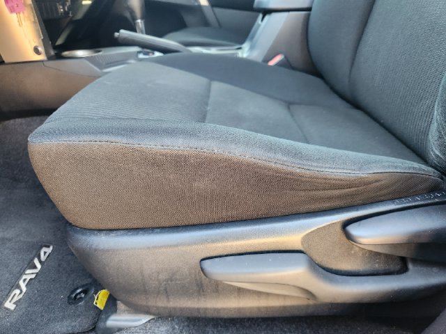 Used 2015 Toyota RAV4 LE FWD image 21