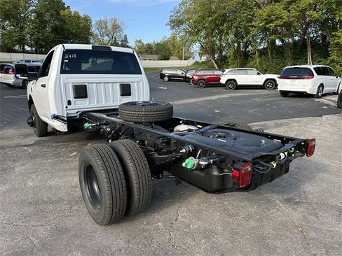 New 2026 RAM 3500 Tradesman image 8