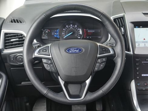 Used 2018 Ford Edge Titanium w/ Equipment Group 302A AWD/4WD image 7