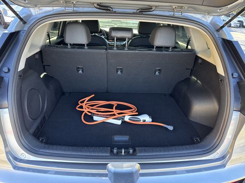 Used 2022 Kia Niro EX image 18