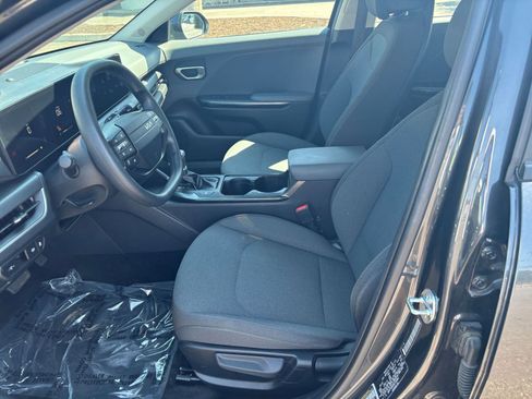 Used 2025 Kia K4 FWD image 27