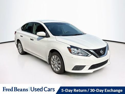 Used 2017 Nissan Sentra SV FWD image 1
