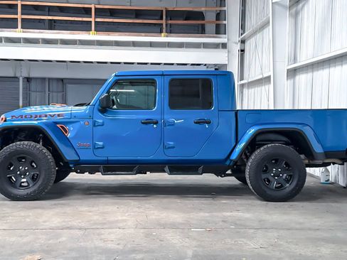 Used 2023 Jeep Gladiator Mojave w/ LED Lighting Group AWD/4WD image 5