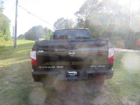 Used 2023 Nissan Titan SV w/ SV Convenience Package AWD/4WD image 7