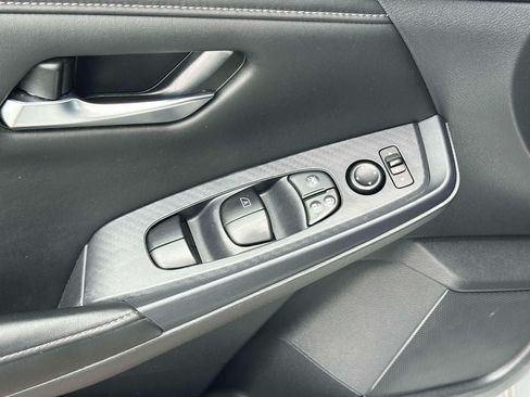 Used 2023 Nissan Sentra SV FWD image 16